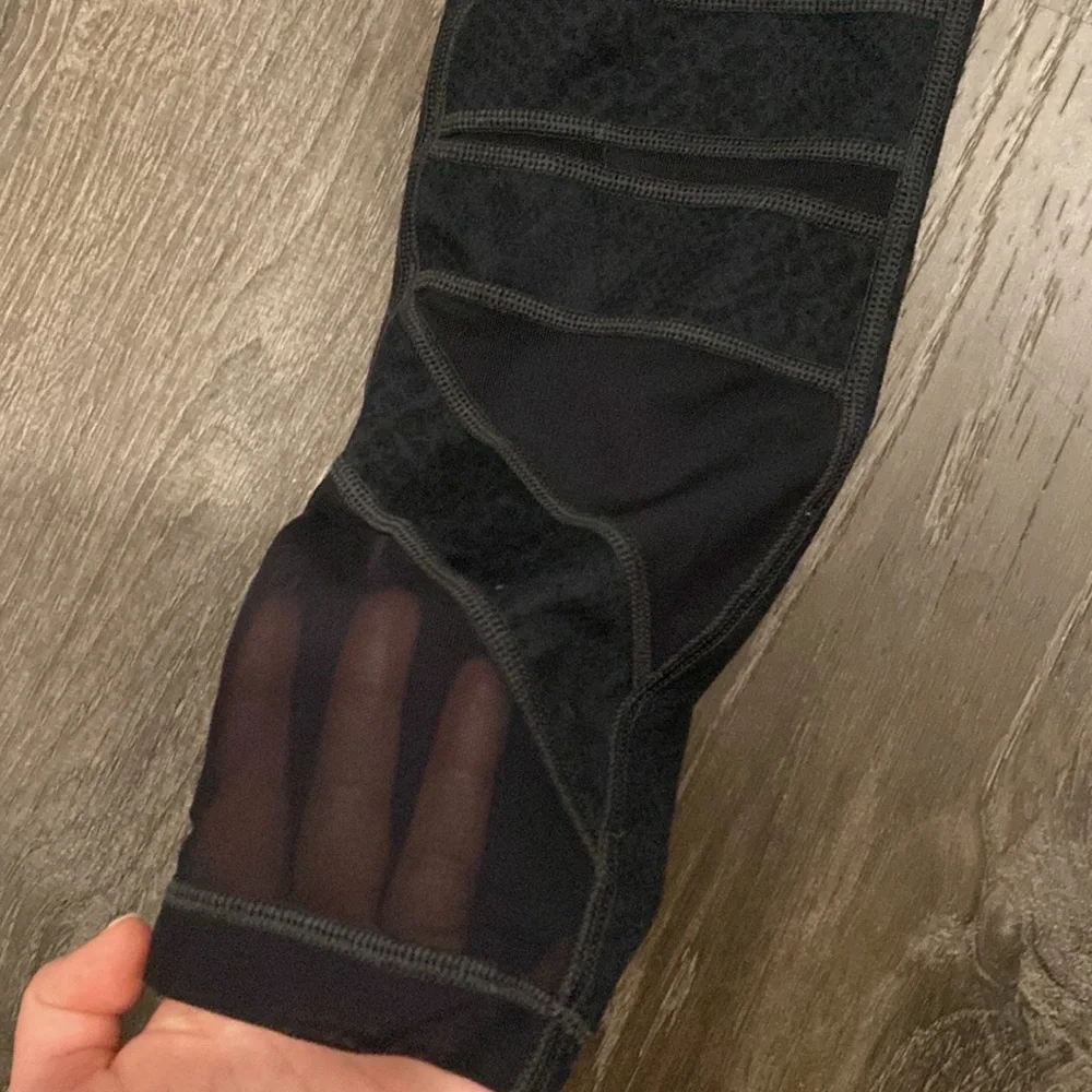 COPY - Lululemon High Times Pant *Tech Mesh Desert Snake Deep Coal Black - Picture 3 of 6